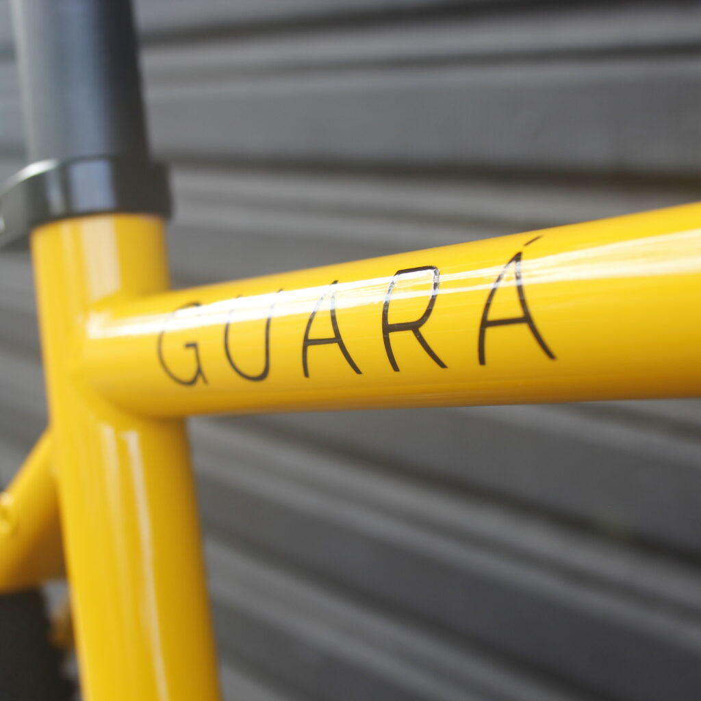 Amarelo Brilhante